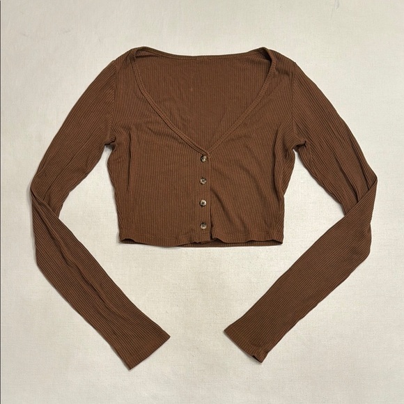 Alo Ribbed Cropped Whisper Cardigan Cinnamon Brown - Picture 2 of 5